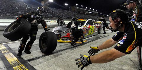 An Inside Look at the Incredible Engineering Behind NASCAR ...