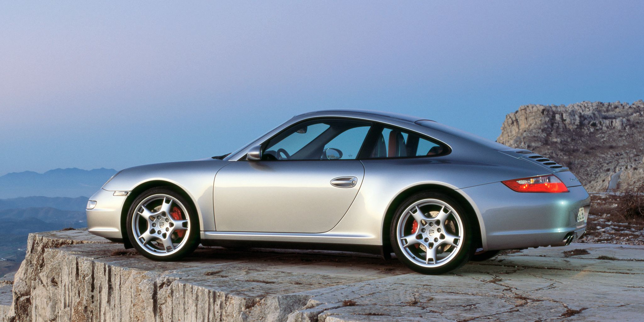 Arriba 47+ imagen porsche 911 997 carrera 4s