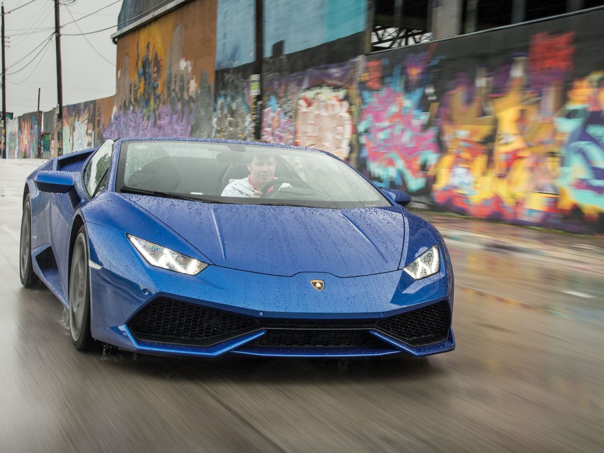 The Lamborghini Huracan Spyder Is a Drop-Dead Gorgeous Topless Missile