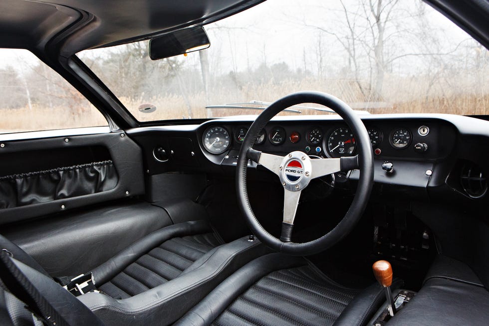 Motor vehicle, Steering part, Mode of transport, Steering wheel, Vehicle, Transport, Center console, Glass, Automotive mirror, Vehicle door, Motor vehicle, Steering part, Mode of transport, Steering wheel, Vehicle, Transport, Center console, Glass, Automotive mirror, Vehicle door,
