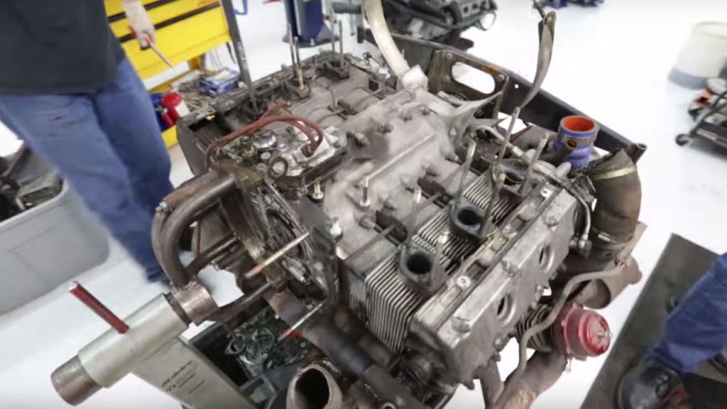 Watch an Extremely Detailed Teardown of an Air-Cooled Porsche 930 