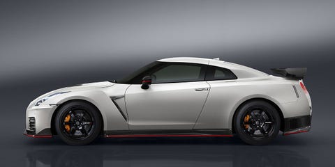 17 Nissan Gt R Nismo Specs And Photos Of The Updated Gtr Nismo 17 Nissan Gt R Nismo Specs And Photos Of The Updated Gtr Nismo