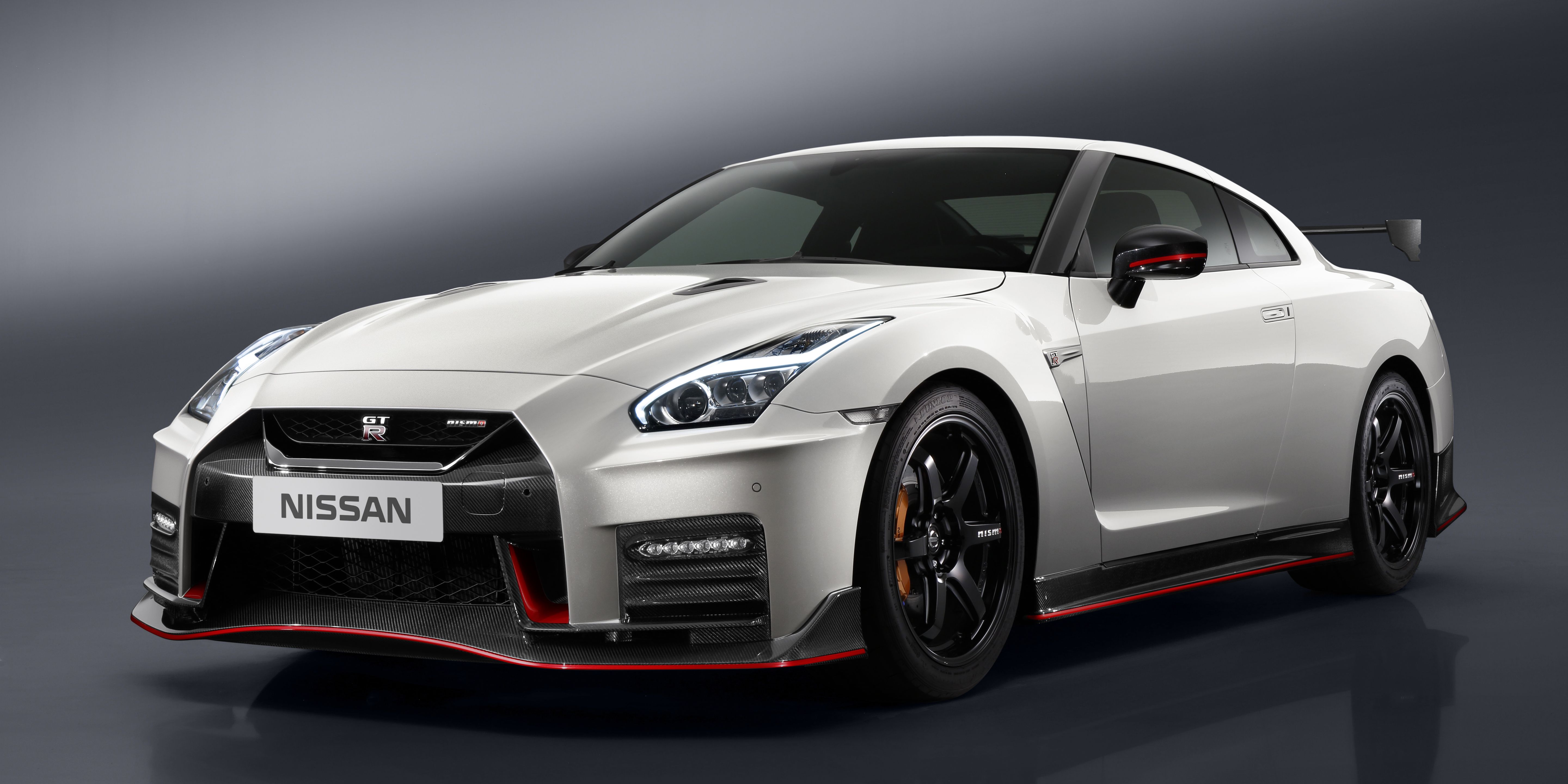 2017 GT-R NISMO - Specs and Photos of the GTR NISMO