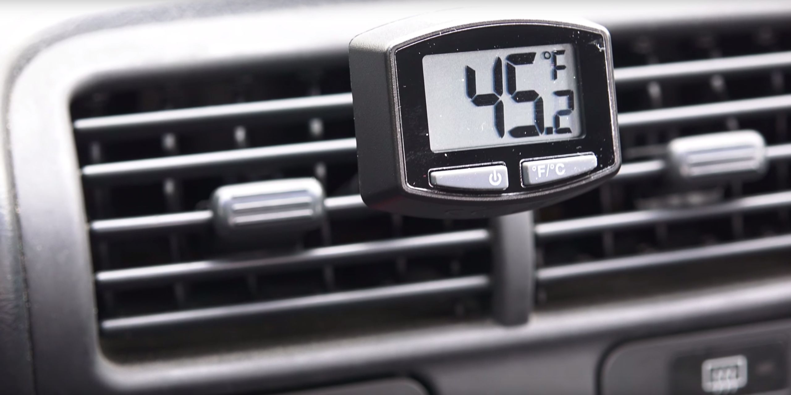 Car Air Conditioning Repair Tips - How to Use an Auto Air Conditioning Recharge Kit