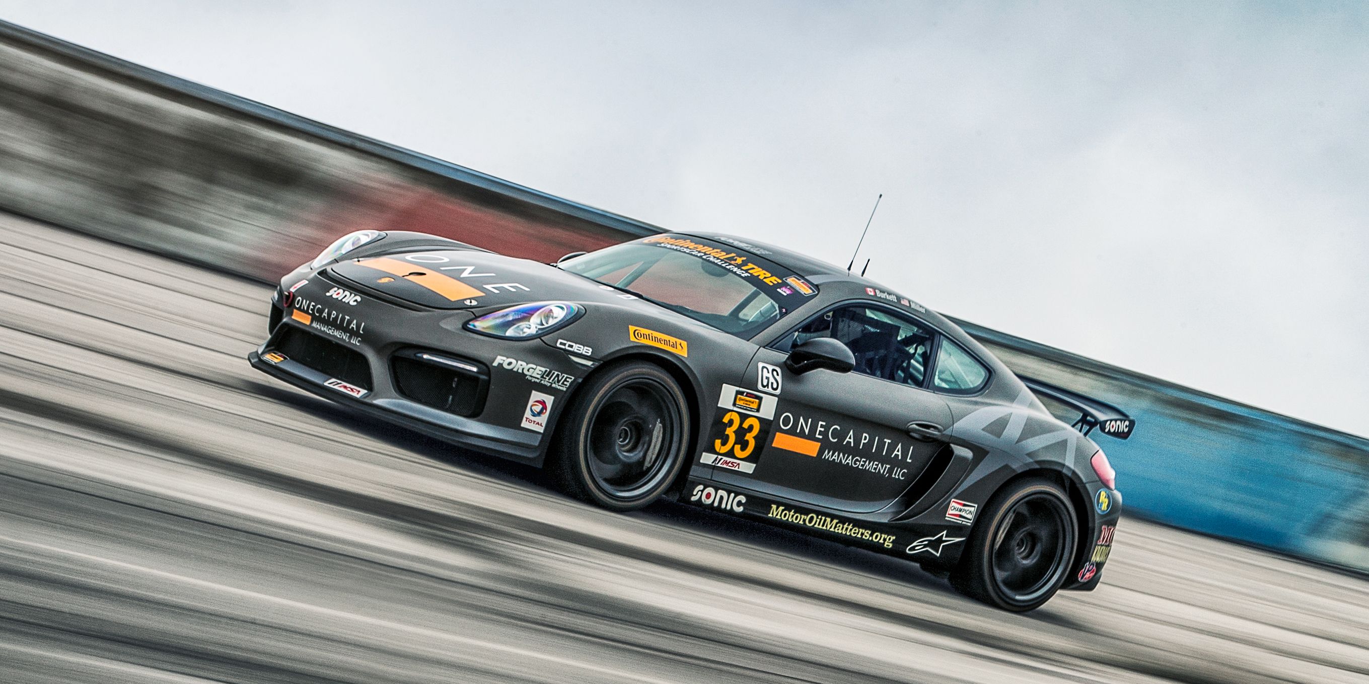 The 16 Porsche Cayman Gt4 Clubsport Is A Race Car For The Every Ish Man