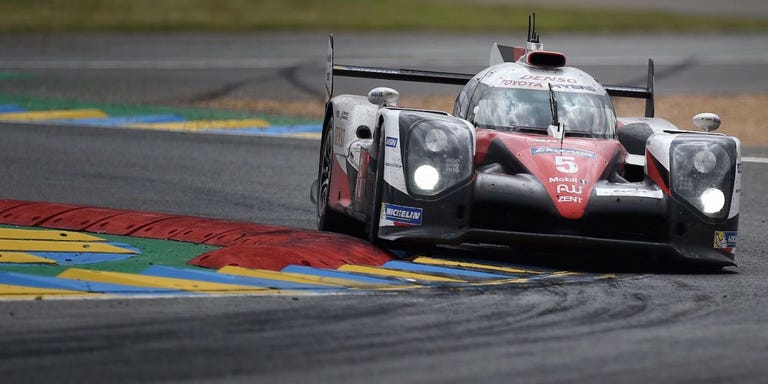 Toyota Le Mans Loss What Hened To The Ts050 Toyota S Le Mans Heartbreak Was The Result Of A Tiny Turbo Malfunction