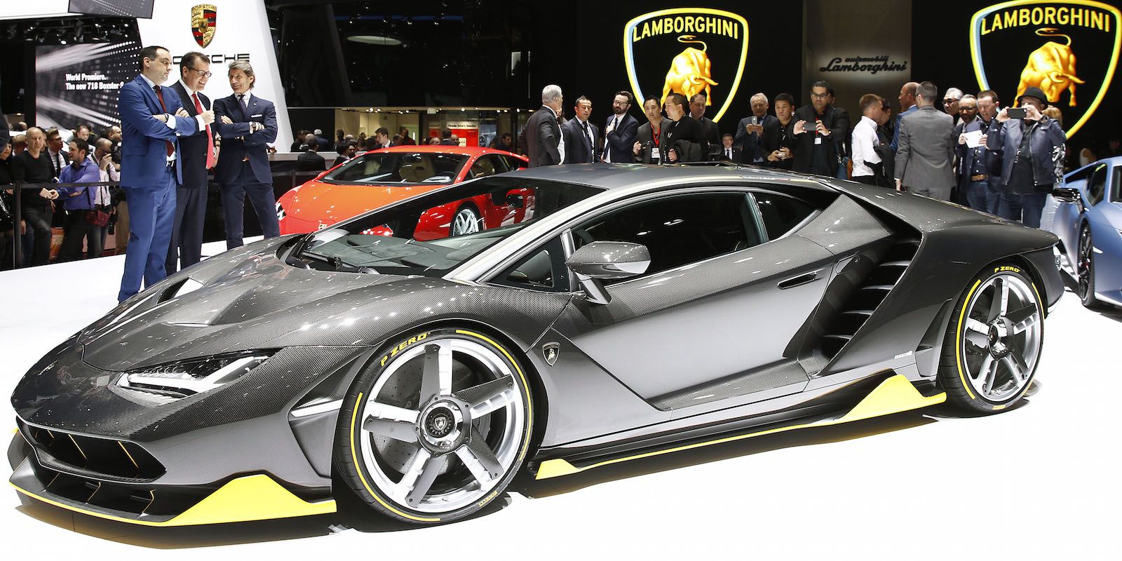 Lamborghini Will Reportedly Unveil a Centenario Roadster Soon