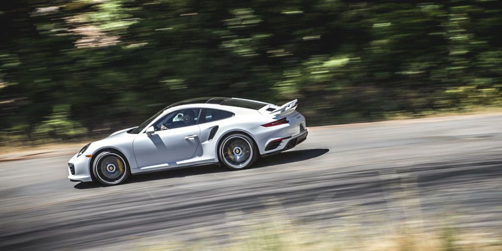 voiture télécommandée porsche 911 carrera s