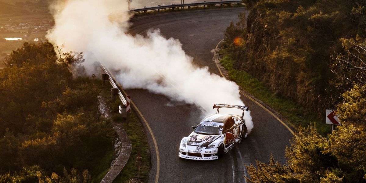 Drifting on This Narrow Mountain Road Is the Definiton of Insane