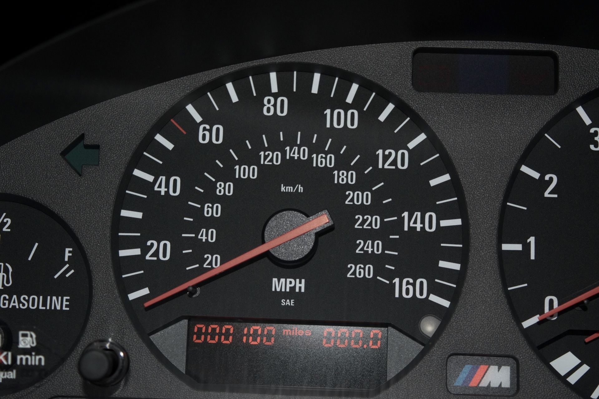 odometer vs speedometer