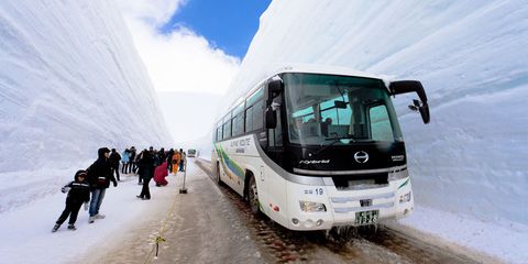 How Japanese Snowplow Crews Clear Five Stories of Snow From a Mountain Road