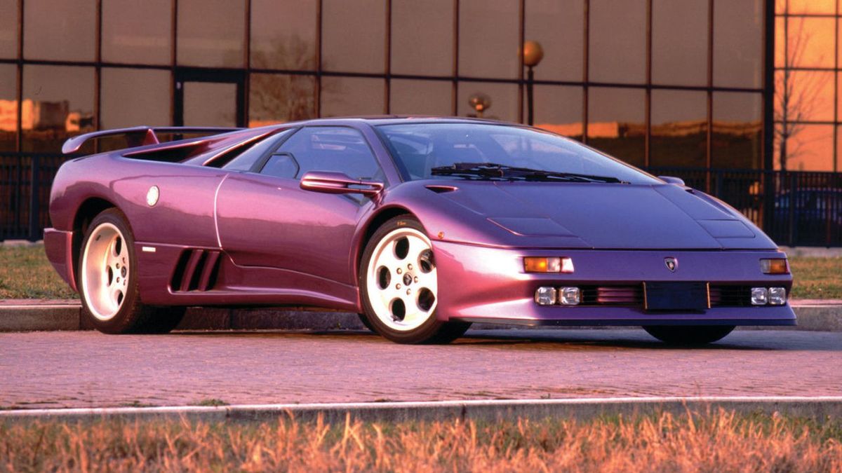 Remember How Pitifully Ugly the Lamborghini Diablo's Airbags Were?