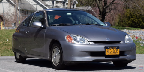 How The Honda Insight Created A Diffe Kind Of Driving Enthusiasm Image Youregular Car Reviews The First Generation Honda Insight