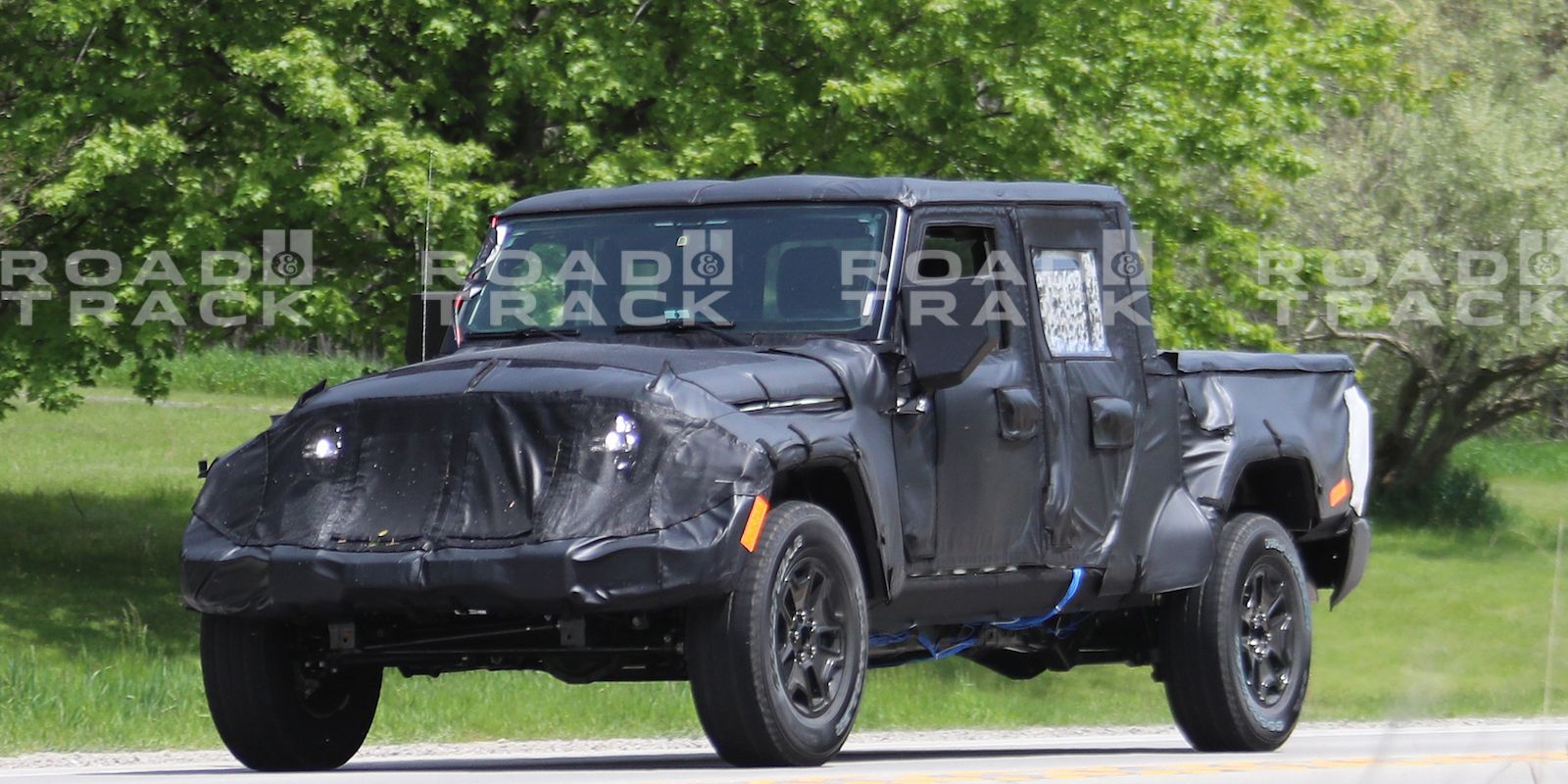 2019 Jeep Scrambler Soft Top Confirmed - Jeep Wrangler Pickup Will Have a  Soft-Top