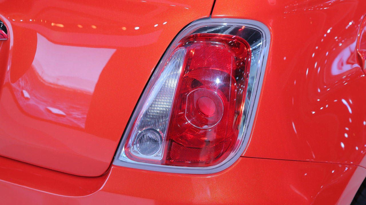 fiat 500e brake light bulb