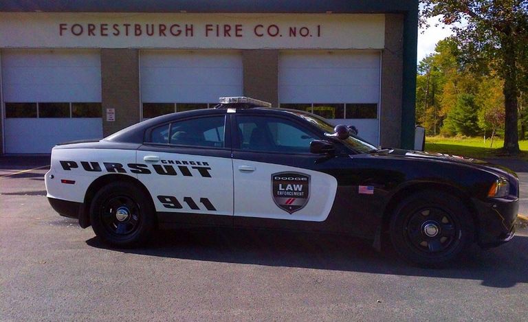 Photos: 2013 Dodge Charger Police Package