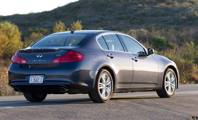 Photos: 2011 Infiniti G25