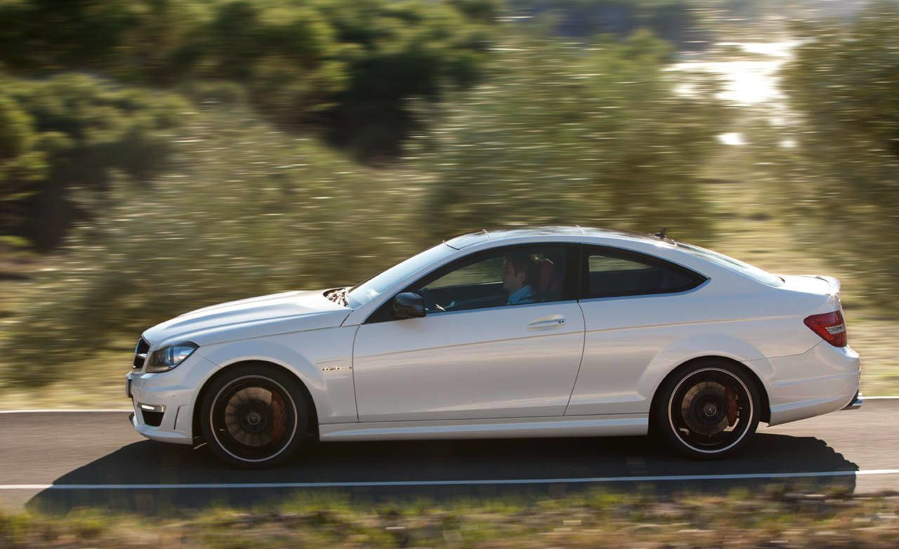 Photos 12 Mercedes Benz C63 Amg Coupe