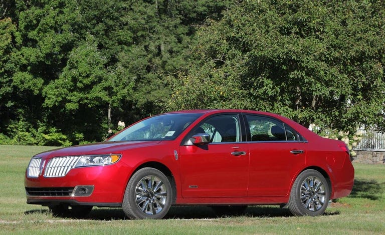 https://hips.hearstapps.com/roa.h-cdn.co/assets/cm/14/47/1280x782/546b6c1c9b448_-_2011-lincoln-mkz-hybrid-driving-impression-lg.jpg?resize=768:*