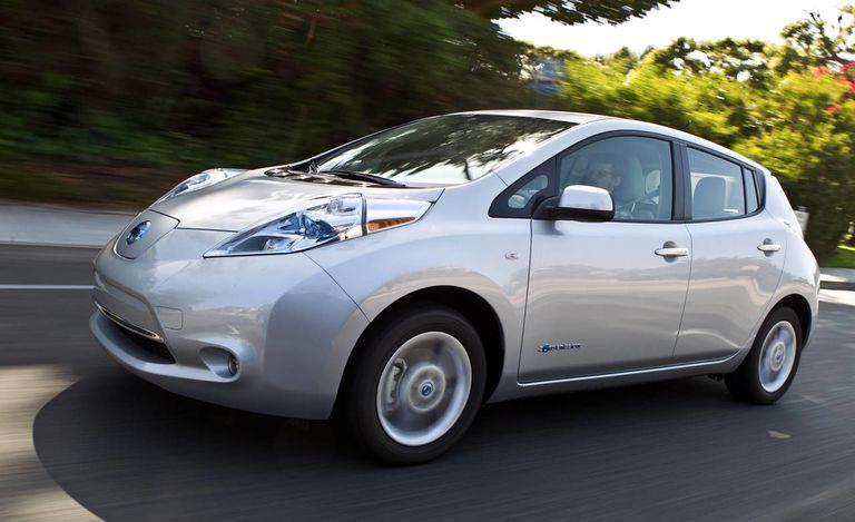 Nissan leaf 2012 год