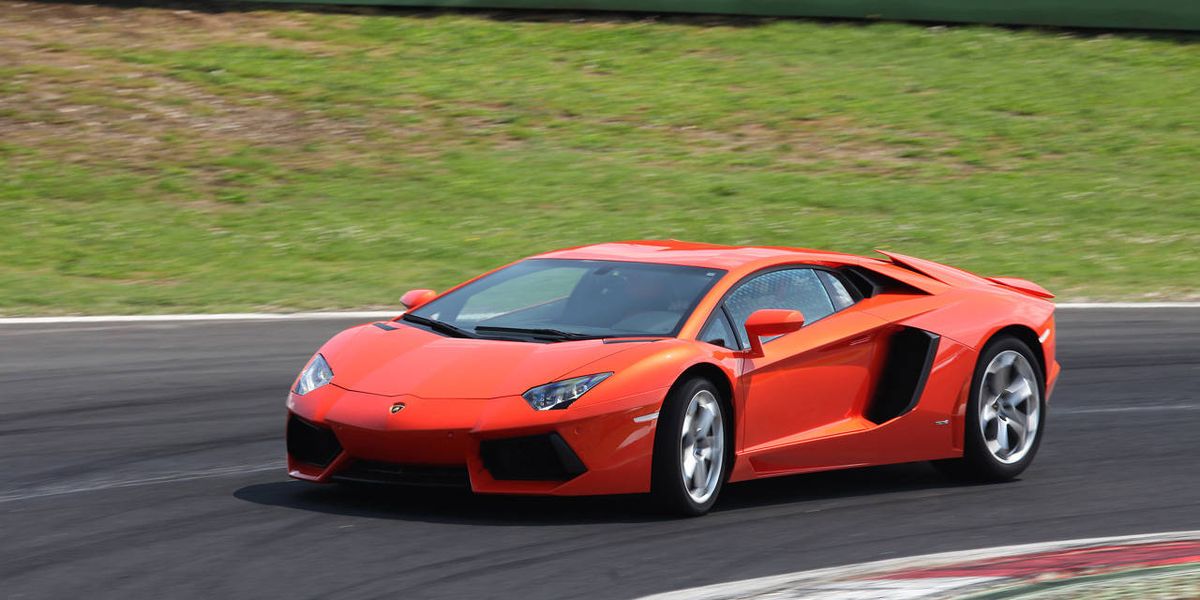 Photos: 2012 Lamborghini Aventador LP 700-4