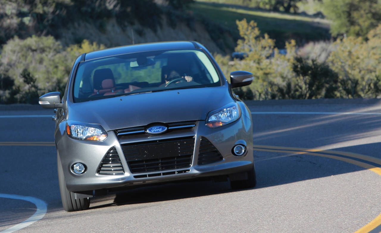 Photos 2017 Ford Focus 5 Door Hatchback Anium