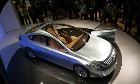 Nissan Intima Concept Video Clip Intima takes nissan's modern living concept into a new dimension with an interior that invites passengers into an extraordinary world of artistic forms, materials and illumination. road track