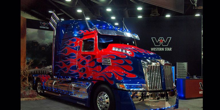 Optimus Prime in Detail - Mid-America Truck Show Photos