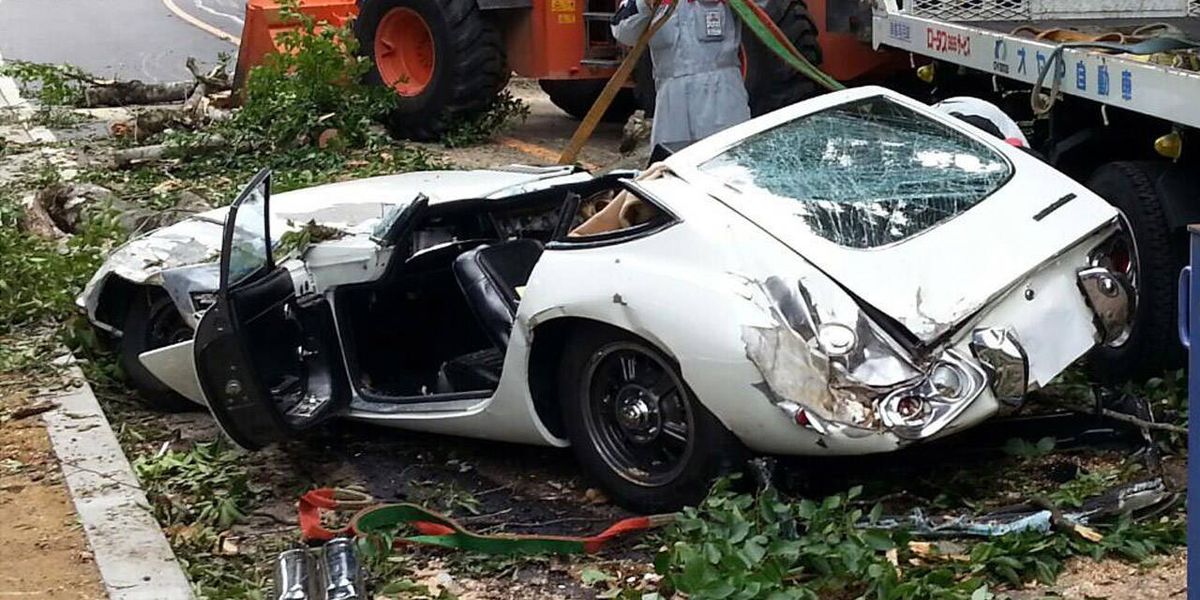 Tree Crushes Priceless Vintage Toyota 00gt Supercar In Japan