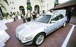 For Michelin, this ambition first became concrete in 1992 with the first low consumption tire, the so-called green tire.  This is a cause Michelin defends through its participation in the World Bank’s  This is why the MCB Open Lab, successor to the Michelin Challenge Bibendum, built a prospective and collaborative ecosystem 