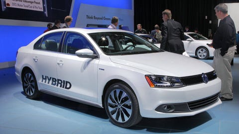 2017 Volkswagen Jetta Hybrid Delivers 45 Mpg And Quick Acceleration Hybrid Car The 2017 Volkswagen Jetta Combines High Fuel Economy An Estimated Combined 45 Mpg With Sny Performance Promising 0 To 60 Mph