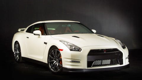 14 Nissan Gt R Exclusive First Look