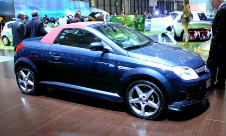 Bad Crazy Scary Opel Tigra Twintop Illusion