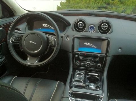 Quick Drive 2011 Jaguar Xjl