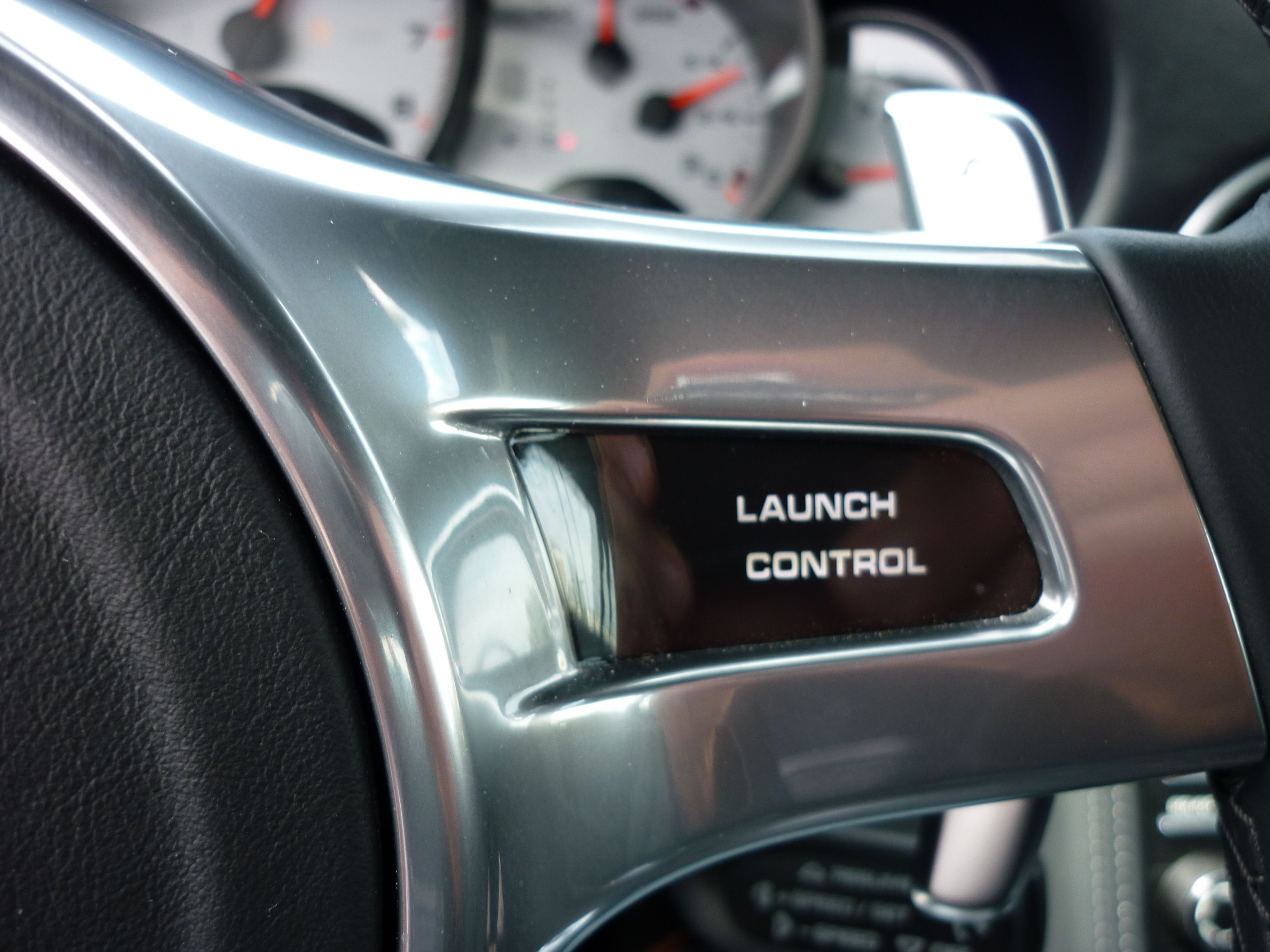 Лаунч контроль что это такое. Порше лаунч контроль. Что такое лаунч контроль в машине. Launch Automotive Technology автомобиль. Лаунч контроль на Гранте.