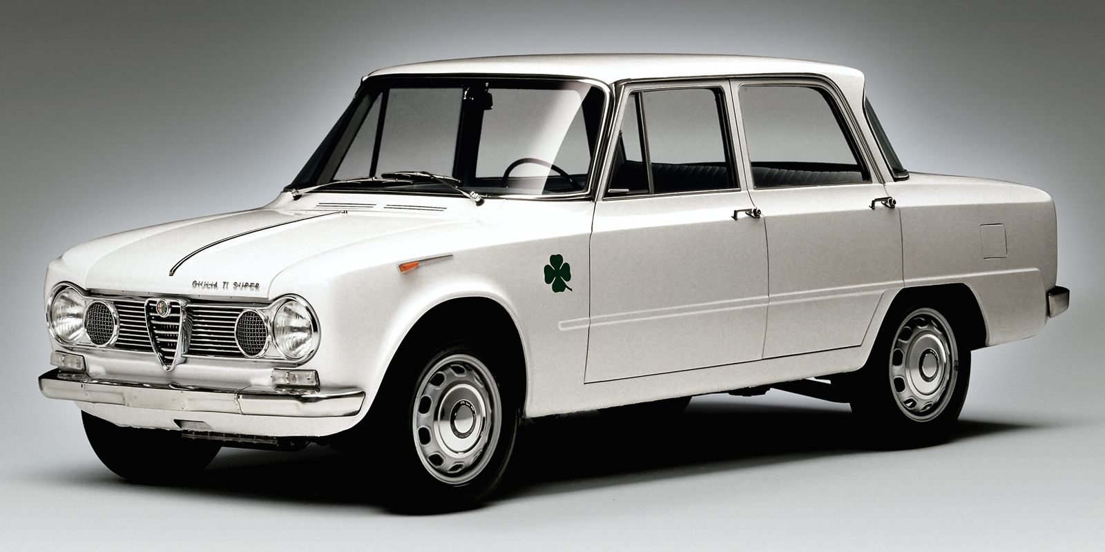Fourteen of the Coolest Italian Sedans Ever Built pic
