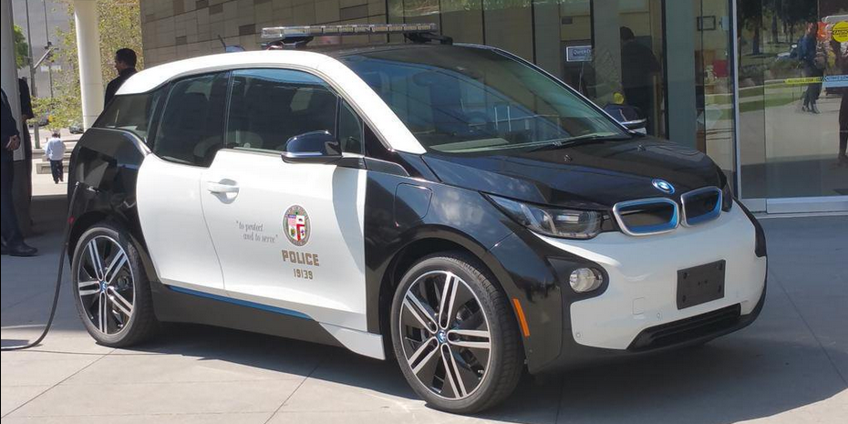 Polícia de Los Angeles agora armada com um Tesla P85D - Meio Bit