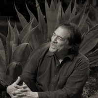 Dagoberto Gilb photo