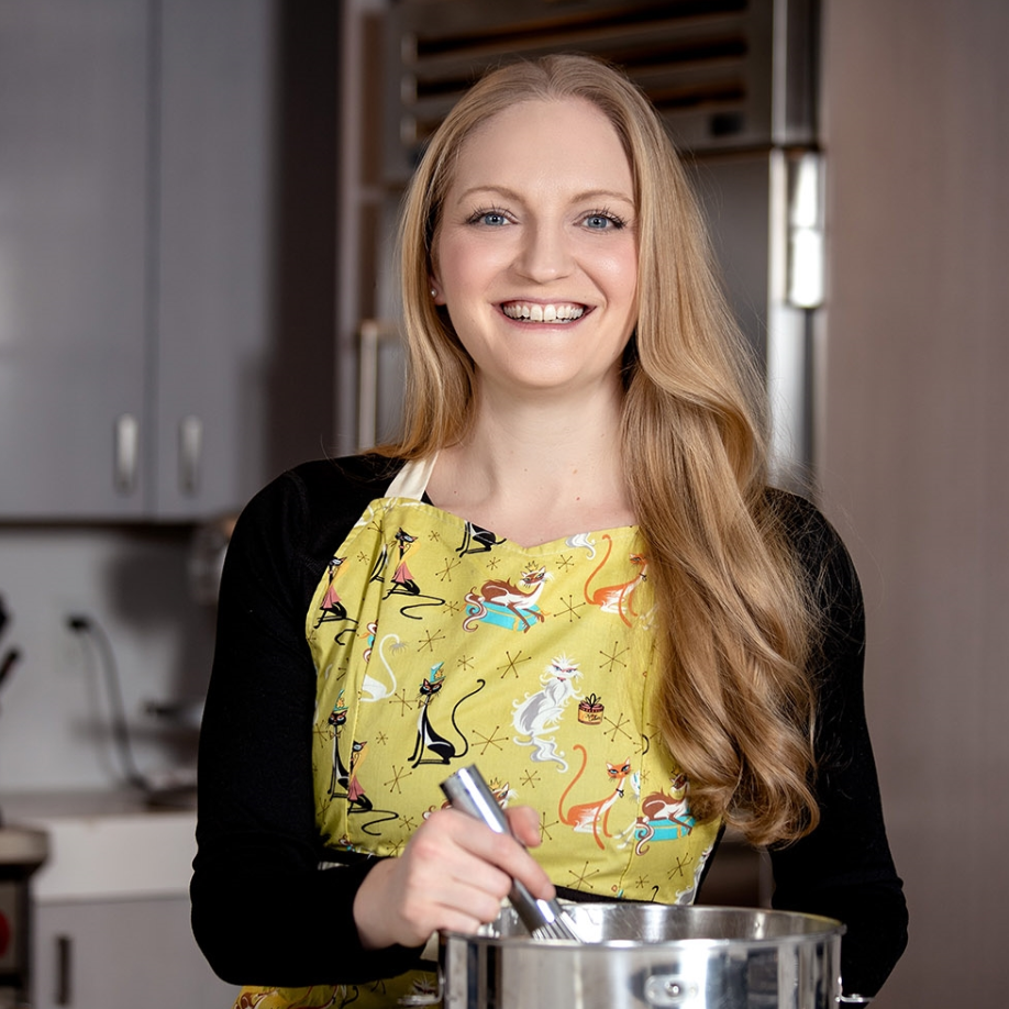 Shop Alex Drummond's Favorite Cookware from The Pioneer Woman