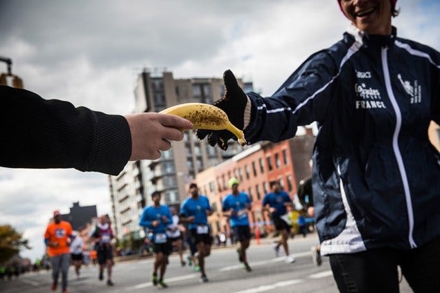 Jacket, Endurance sports, Crowd, Running, Pedestrian, Athlete, Long-distance running, Glove, Exercise, Walking, 