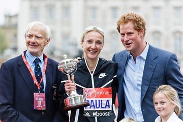 Smile, Trophy, Award, Award ceremony, Championship, Tie, White-collar worker, Blond, Barware, Medal, 