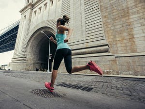 Human leg, Active pants, Knee, Thigh, Physical fitness, Sleeveless shirt, Calf, Waist, Running, Street fashion, 