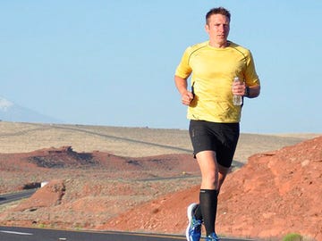 Leg, Human body, Human leg, Landscape, Sportswear, Active shorts, Shorts, Running, Knee, Athletic shoe, 