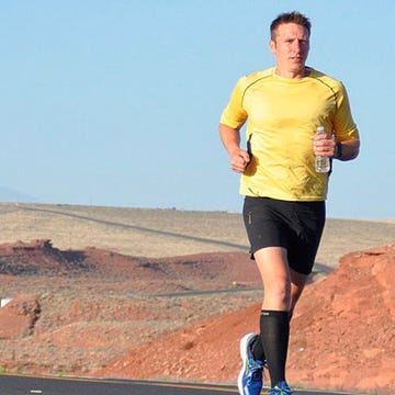 Leg, Human body, Human leg, Landscape, Sportswear, Active shorts, Shorts, Running, Knee, Athletic shoe, Leg, Human body, Human leg, Landscape, Sportswear, Active shorts, Shorts, Running, Knee, Athletic shoe,