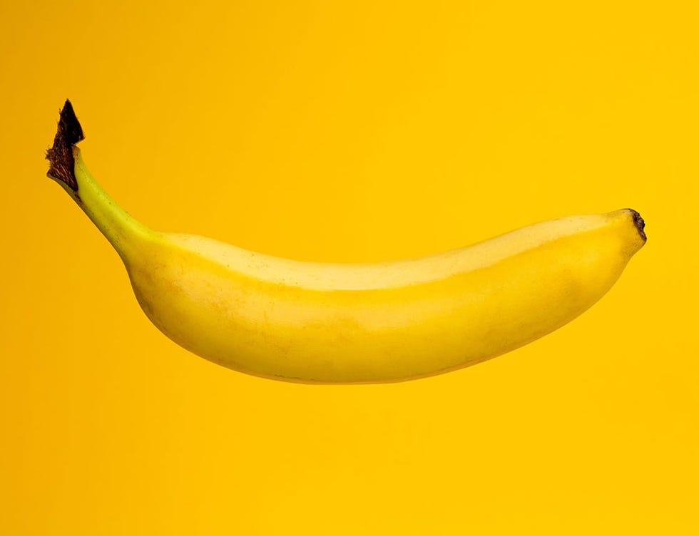Banana family, Banana, Yellow, Cooking plantain, Fruit, Plant, Saba banana, Food, Legume, Crop, 