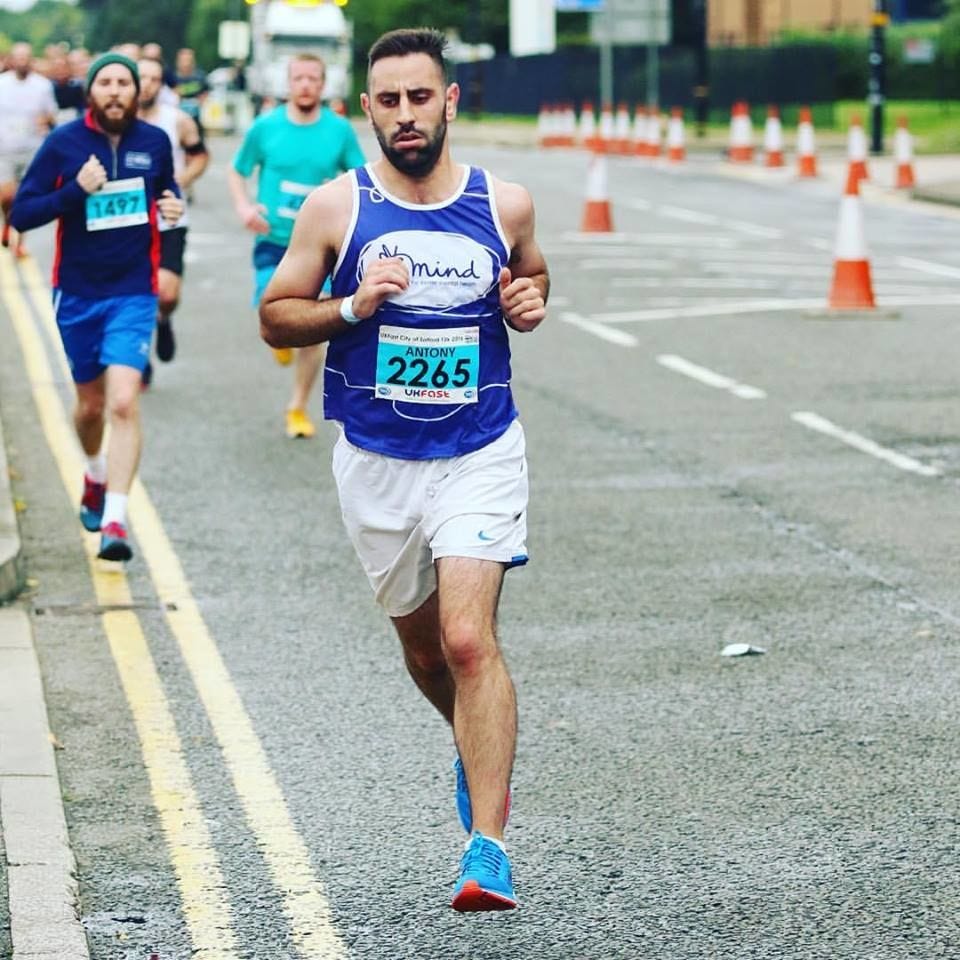 Road, Recreation, Endurance sports, Human leg, Infrastructure, Sports uniform, Running, Quadrathlon, Sportswear, Athletic shoe, 