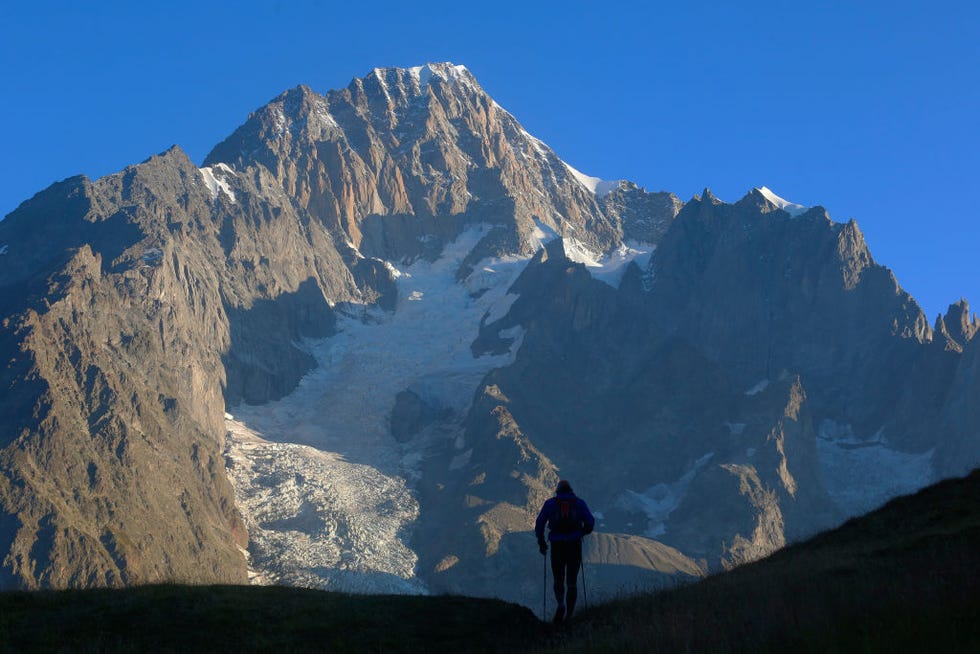 Mountainous landforms, Mountain, Mountain range, Ridge, Sky, Alps, Wilderness, Massif, Summit, Arête, 