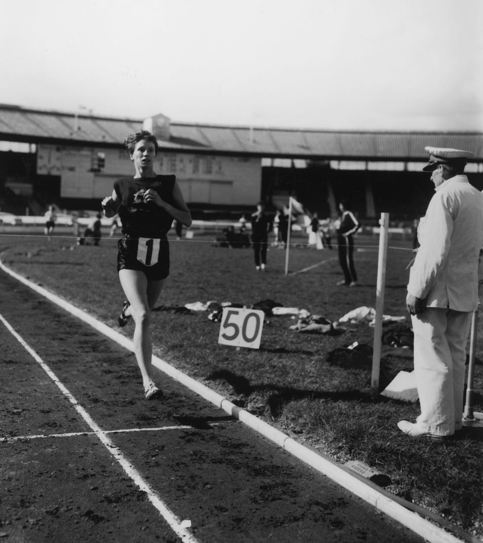 Athletics, Track and field athletics, Long jump, Sports, Recreation, Running, Race track, Exercise, Sport venue, Long-distance running, 