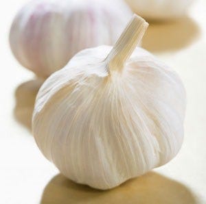 Garlic, Ingredient, Food, Produce, Elephant garlic, Vegetable, Natural foods, Beige, Close-up, Ivory, 