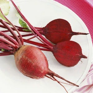 Red, Dishware, Serveware, Botany, Maroon, Kitchen utensil, Plate, Still life photography, Cutlery, Linens, 